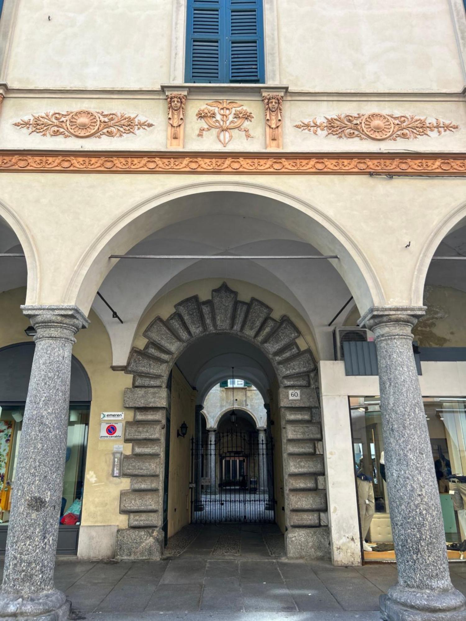 Porta Torre Como Apartment - By Relais Di Giada Exterior foto